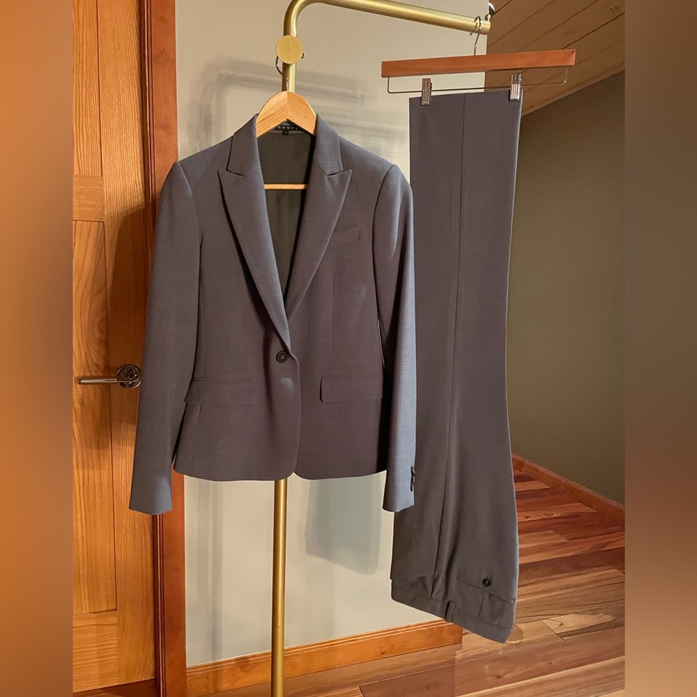 Theory suit in slate (blue/grey), size 0, like new.